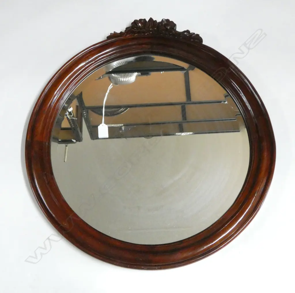 MIRROR, WOODEN FRAME 615mm dia Image 1++