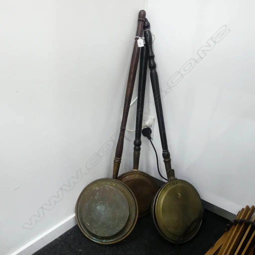 3 ANTIQUE BED WARMERS, 1 AF Image 1++