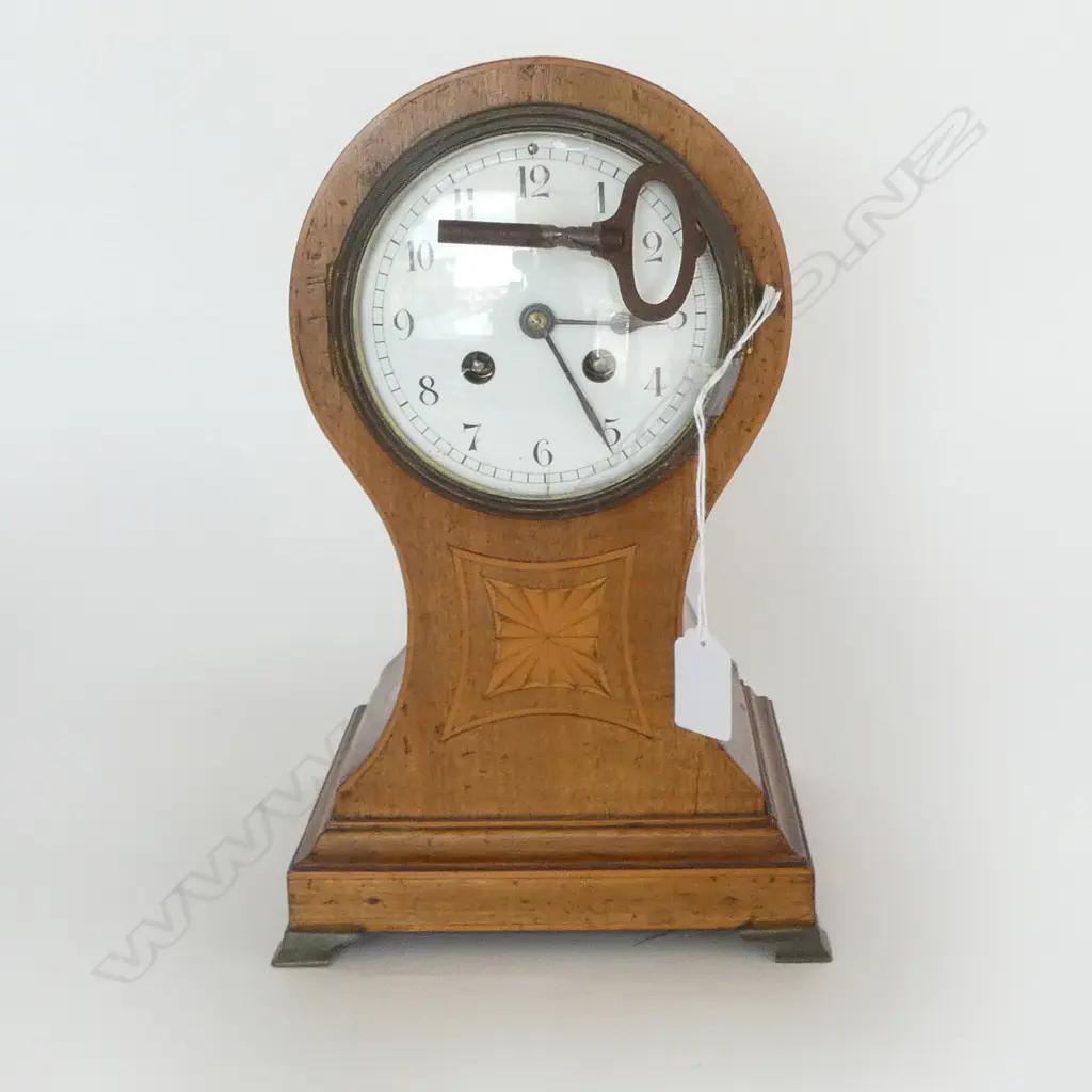 MAHOGANY? EDWARDIAN MANTEL CLOCK (w. KEY) H.290mm Image 1++