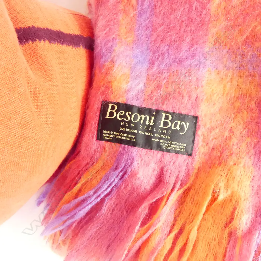 BESONI BAY MOHAIR BLANKET + RED LINEN CUSHION 450x450mm Image 1++