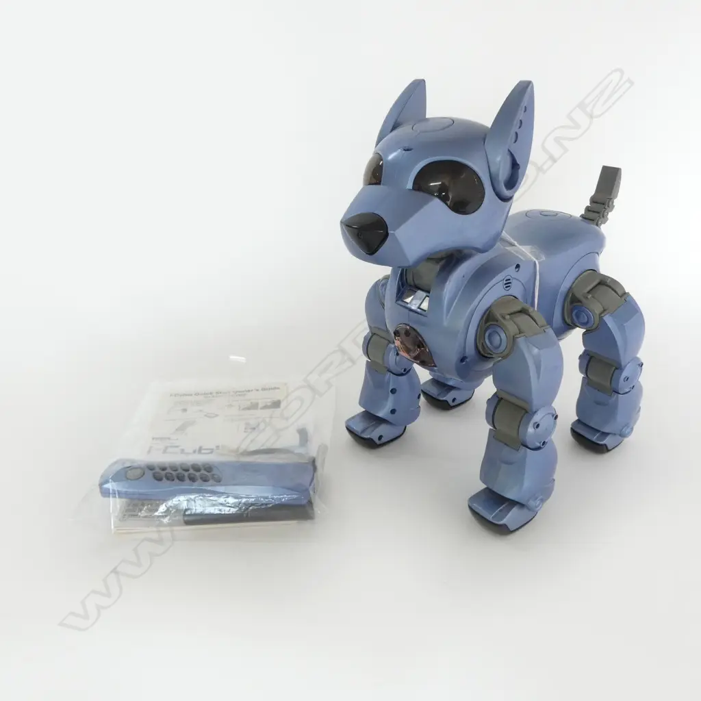 I-CYBIE ELECTRONIC TOY DOG, BATTERY PACK NEEDS CHARGING/MISSING CHARGING PLUG, COMES w INSTRUCTIONS, H.300 x 300mm Image 1++