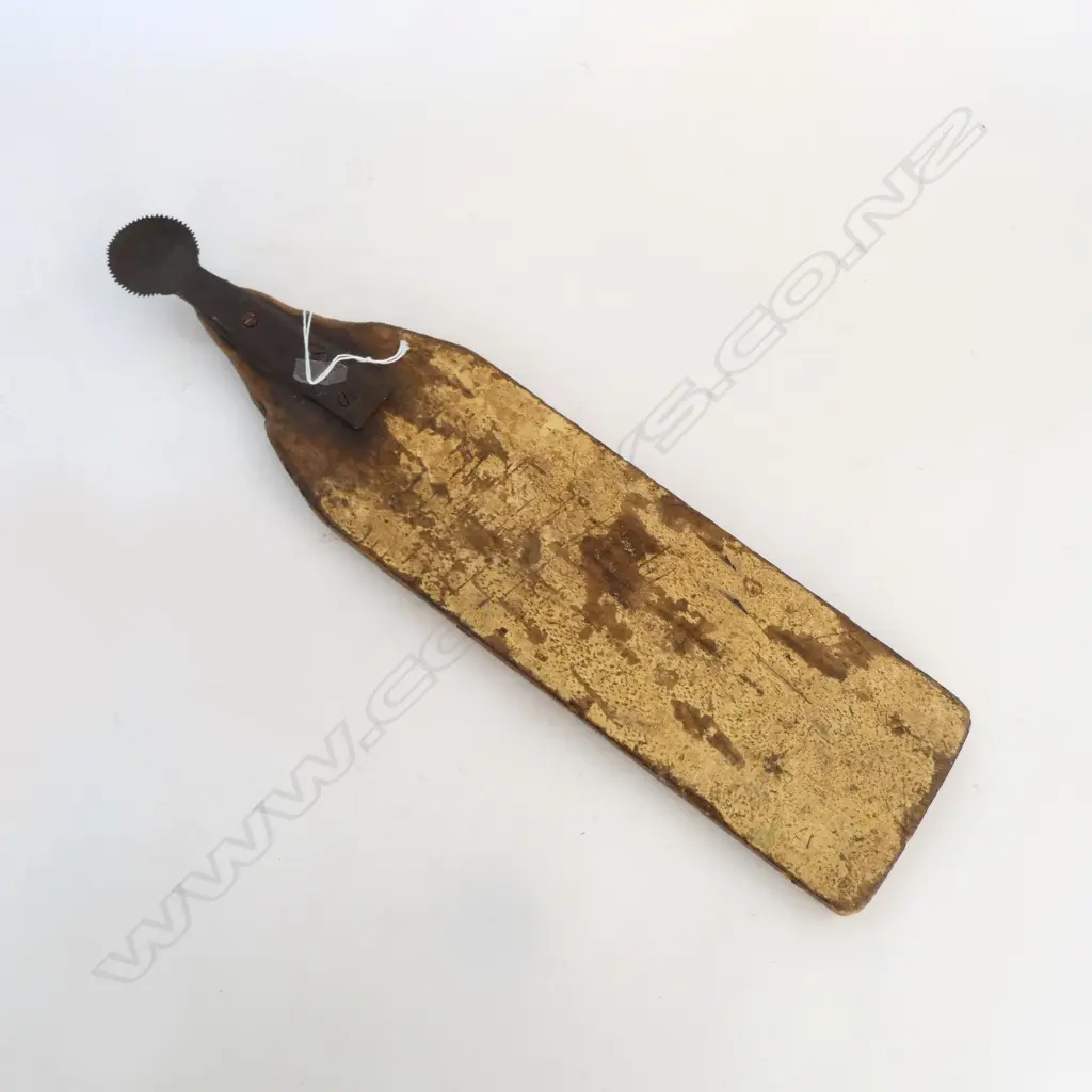 Old Pacific Island Coconut husker. Serrated metal disc end. The board with remains of old paint. L.475mm Image 1++