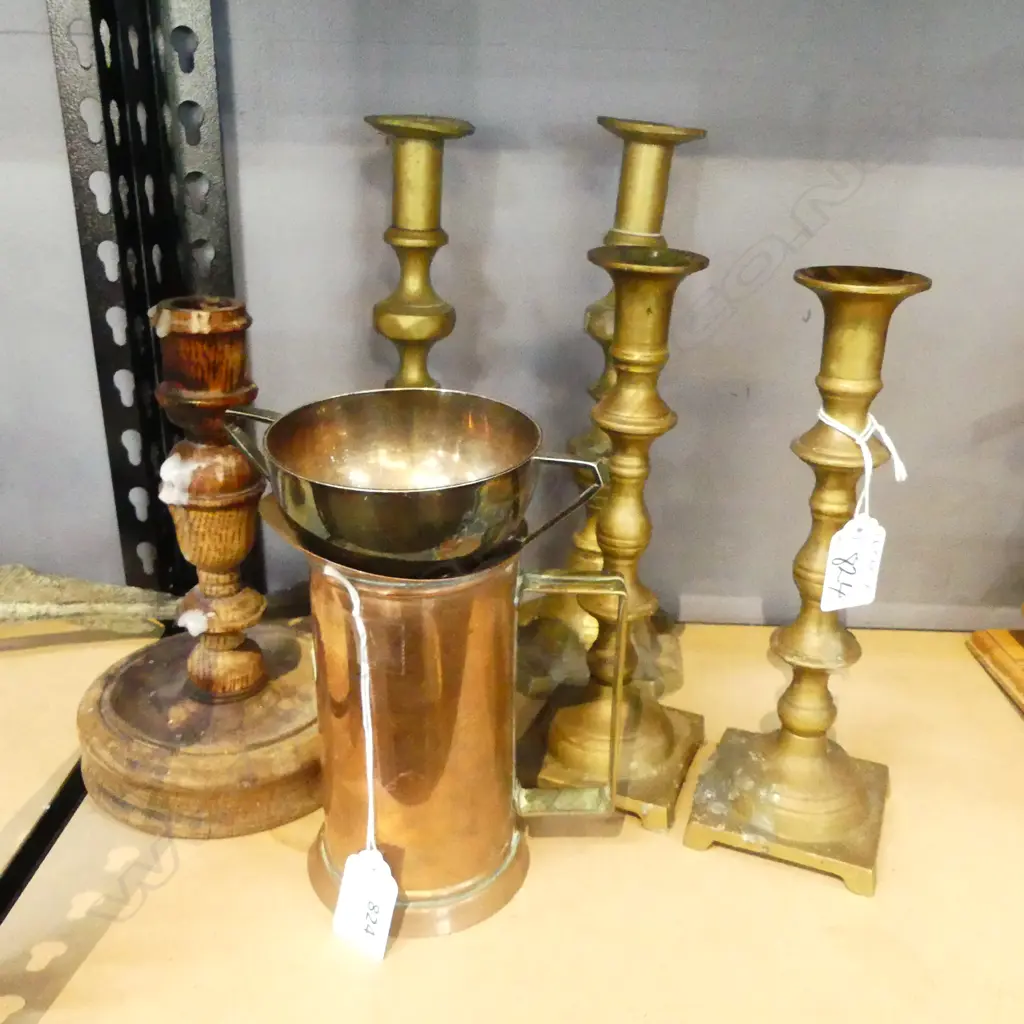 2 PRS BRASS CANDLESTICKS & 3 OTHERS Image 1++