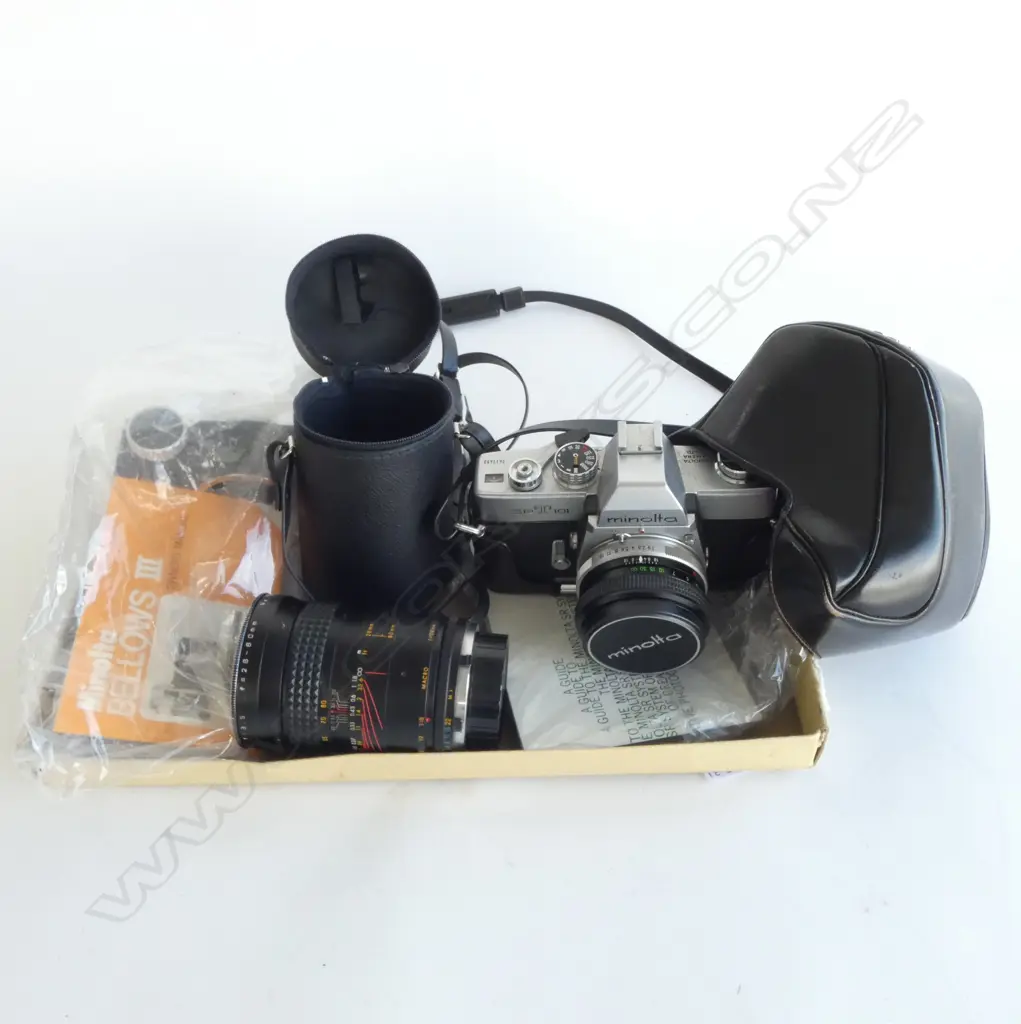 MINOLTA SRT 101, CASED AUTO KINOR LENS 28-80, MINOLTA BELLOWS III  Image 1++