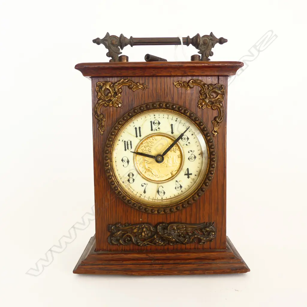 (25901) ANTIQUE OAK MANTLE CLOCK w. KEY H.180mm Image 1++