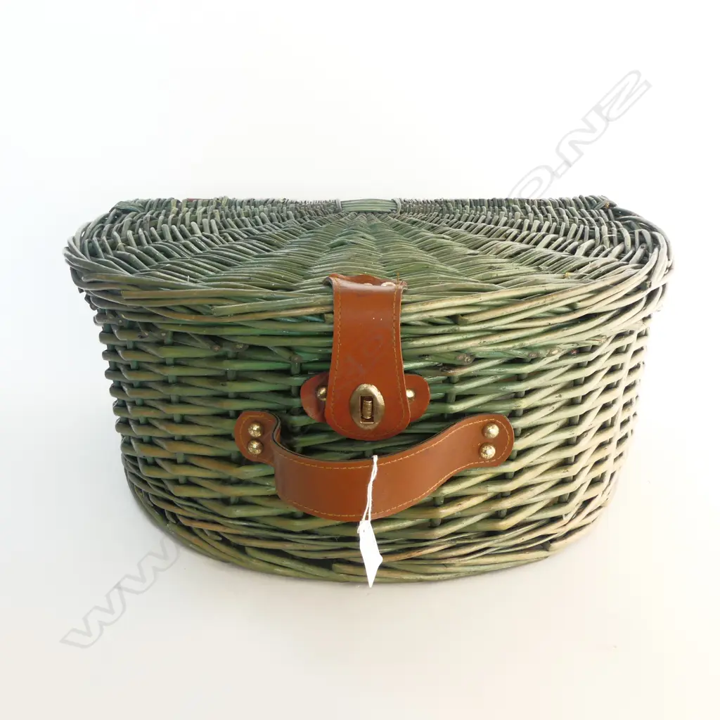 WOVEN PICNIC BASKET w. 4 PLACE SETTING W.475mm Image 1++