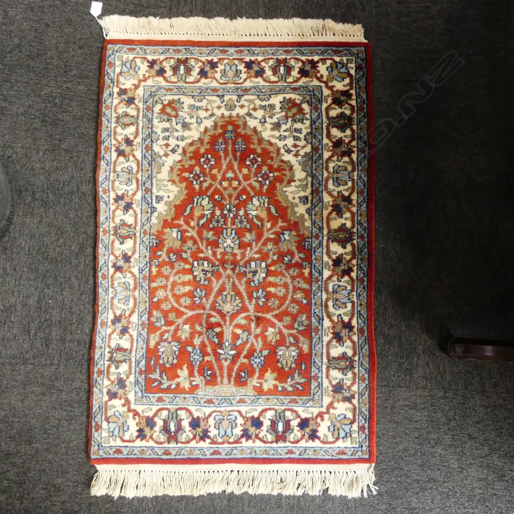SMALL HAND KNOTTED WOOL PILE RUG 1000x650mm Image 1++