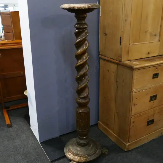 WOODEN STAND H.1310mm (some damage)