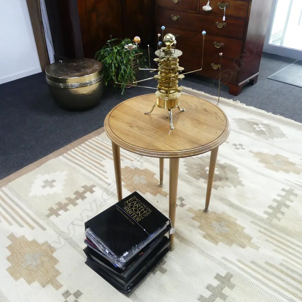 ORRERY MECHANICAL SOLAR SYSTEM MODEL ON CUSTOM DISPLAY TABLE + BOOKS Image 1++