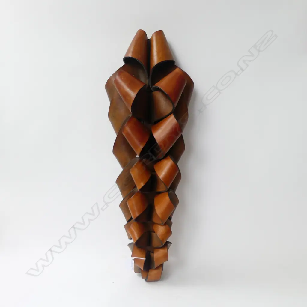 LEATHER SCULPTURE L.710mm MARIE '85  Image 1++