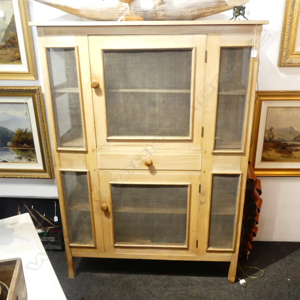 VERY GOOD COLONIAL FOOD SAFE 1120x440x1540mm Image 1++