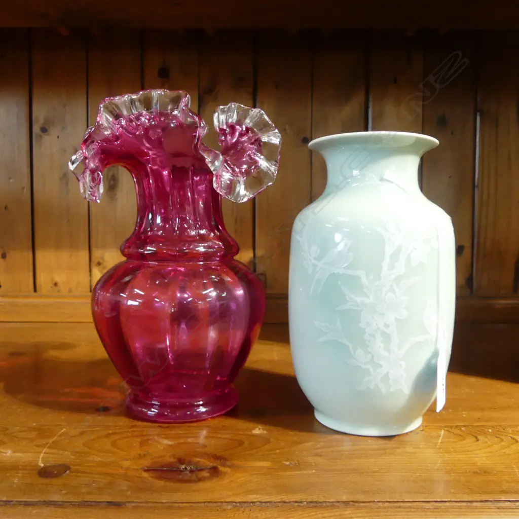 2 VASES; RUBY / CRANBERRY GLASS H.210mm, ORIENTAL CELADON Image 1++