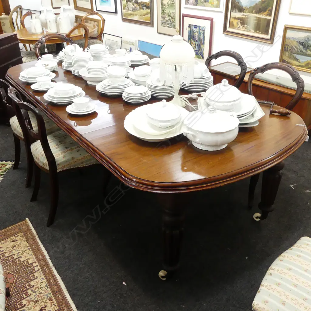 ANTIQUE MAHOGANY EXTENDING DINING TABLE  Image 1++