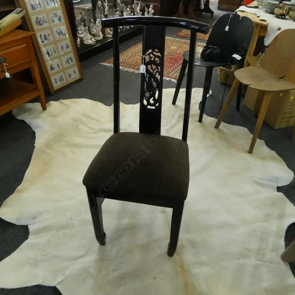 BLACK LACQUER DINING CHAIR Image 1++