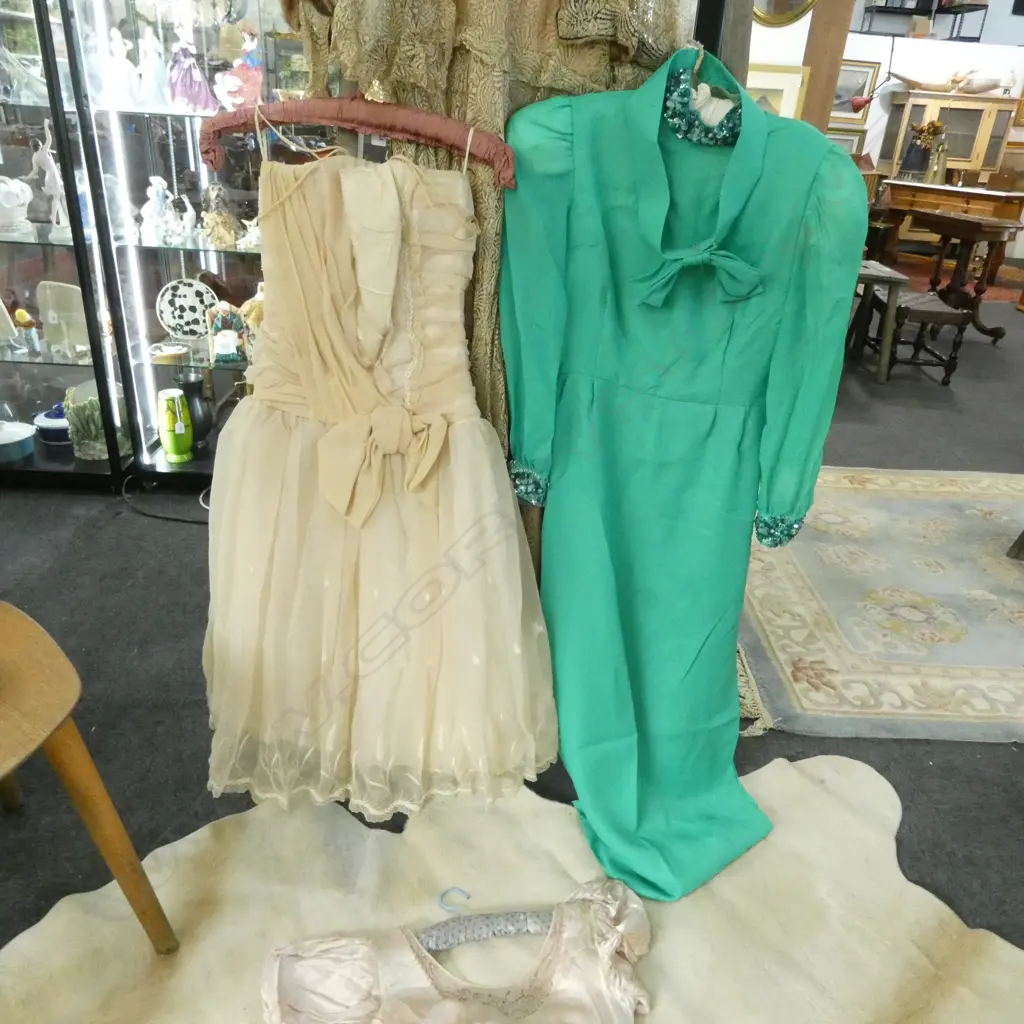 4 VINTAGE DRESSES; 2 1920s AF, 1950s by Frank Usher London, late 20thC GREEN + HAT Image 1++
