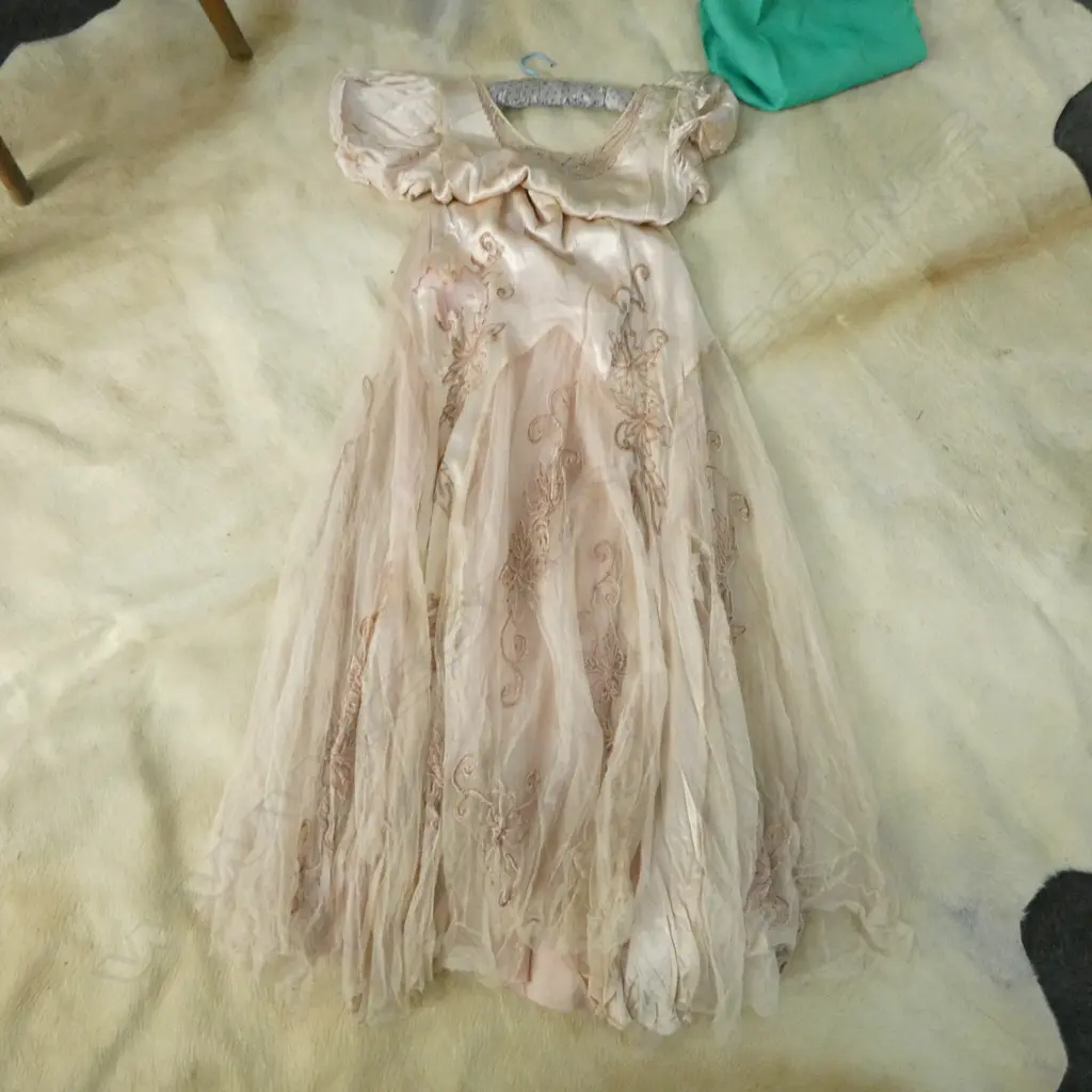 4 VINTAGE DRESSES; 2 1920s AF, 1950s by Frank Usher London, late 20thC GREEN + HAT Image 1++