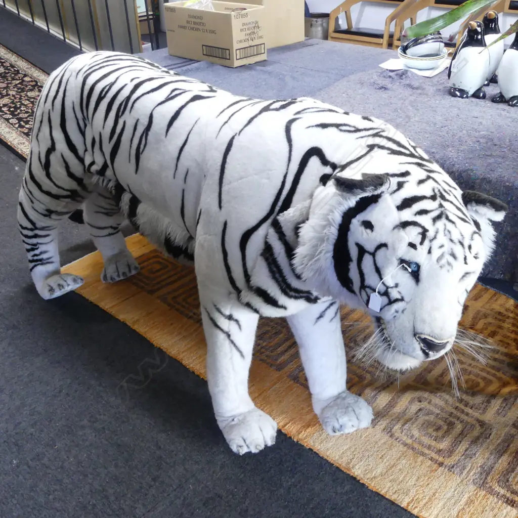 LARGE STUFFED TIGER Aprox. L.1900mm Image 1++