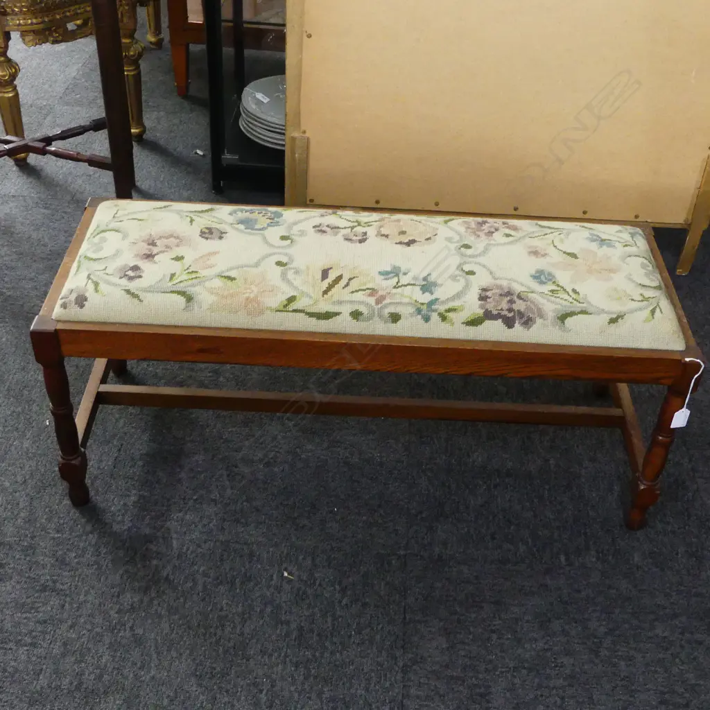 NEEDLEWORK STOOL 945x370x380mm Image 1++