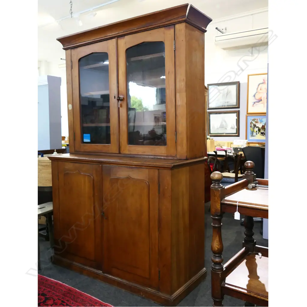LG ANTIQUE GLAZED DRESSER 1435x590x2250mm Image 1++