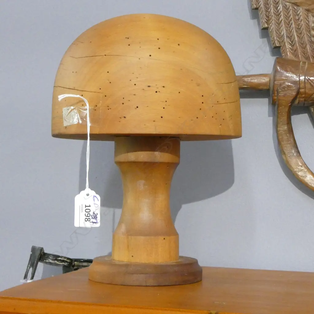 WOODEN HAT BLOCK H.280mm Image 1++