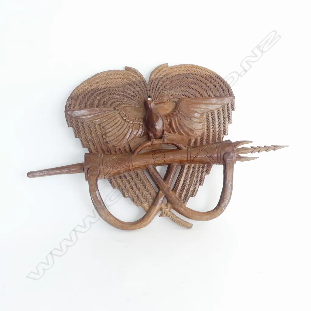NATIONAL EMBLEM of PNG MOROBE CARVED WOOD SCULPTURE W.590mm (AK36) Image 1++