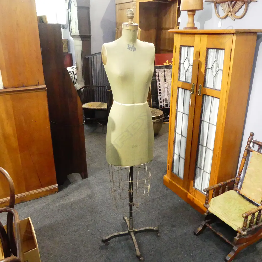 VINTAGE MANNEQUIN DRESS FORM; J. R. BAUMAN NY H.1640mm Image 1++