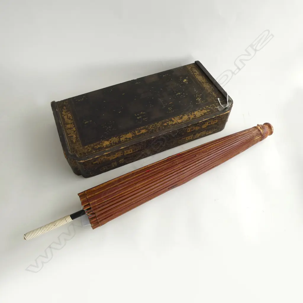ORIENTAL LACQUER FOLDING GAME BOARD (FAULTS) & JAPANESE UMBRELLA (SOME TEARS) Image 1++
