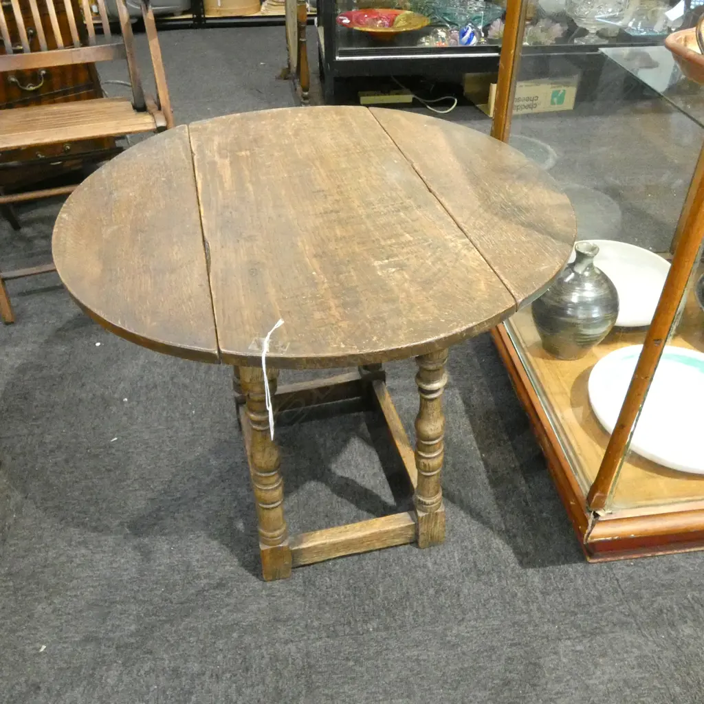 ANTIQUE OAK DROPLEAF TABLE Dia.660mm Image 1++
