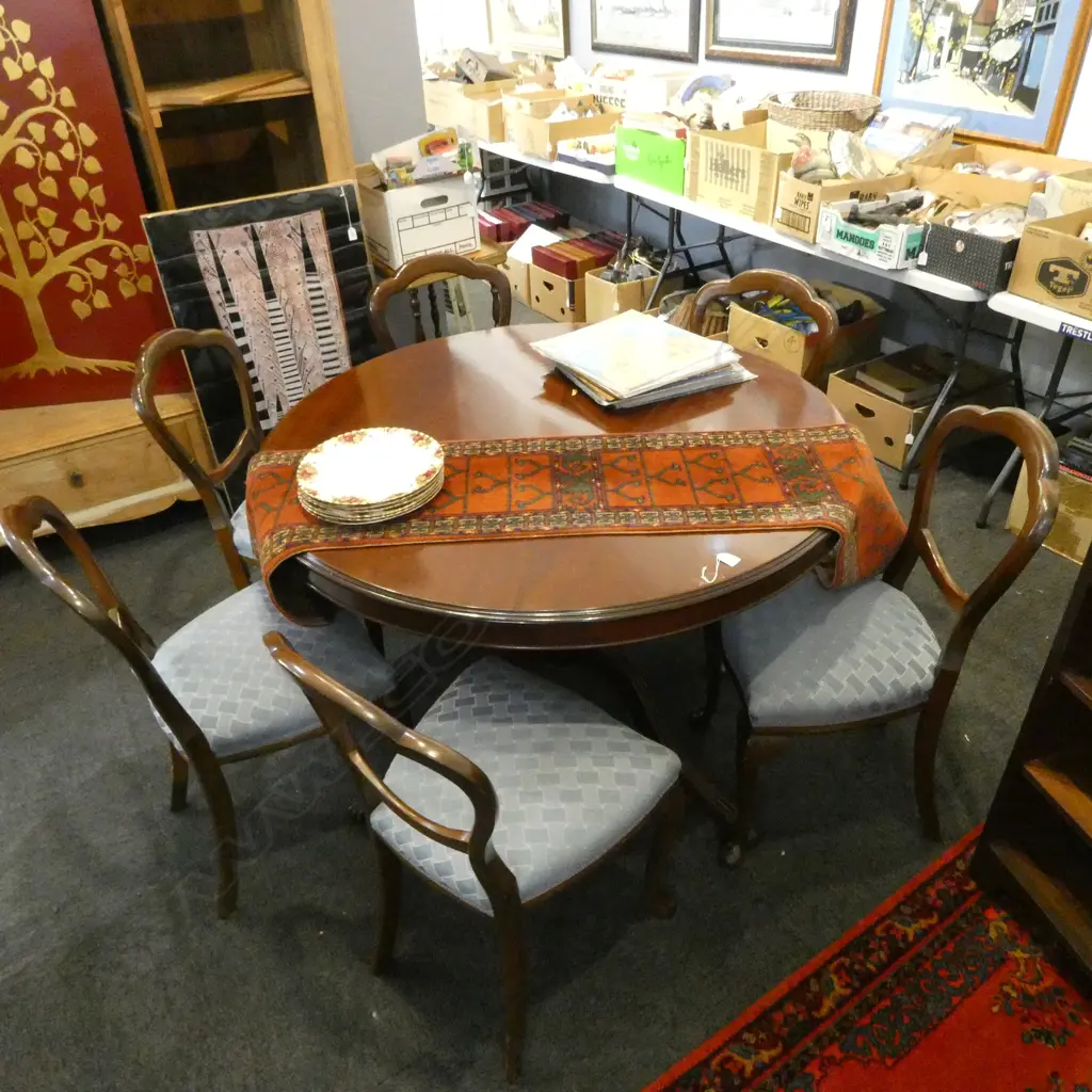 REGENCY STYLE MAHOGANY PEDESTAL DINING TABLE & 6 BALLOON BACK CHAIRS Image 1++