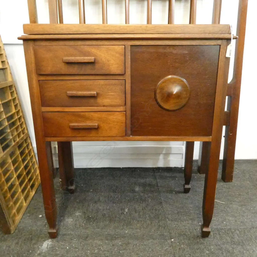 MAHOGANY SIDE TABLE, TOP OPENS 630x360x745mm Image 1++