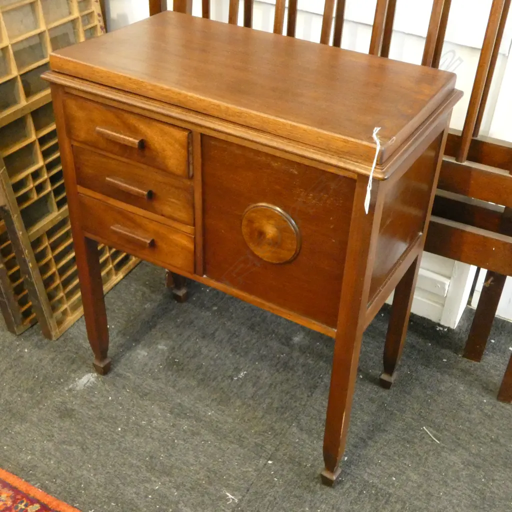 MAHOGANY SIDE TABLE, TOP OPENS 630x360x745mm Image 1++