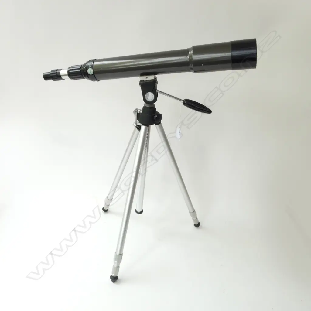 SPORTMASTER TELESCOPE ON TRIPOD Image 1++