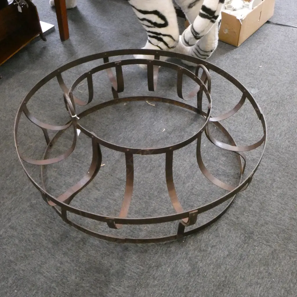 LG WROUGHT IRON POT HANGER H.420mm, 900mm dia Image 1++
