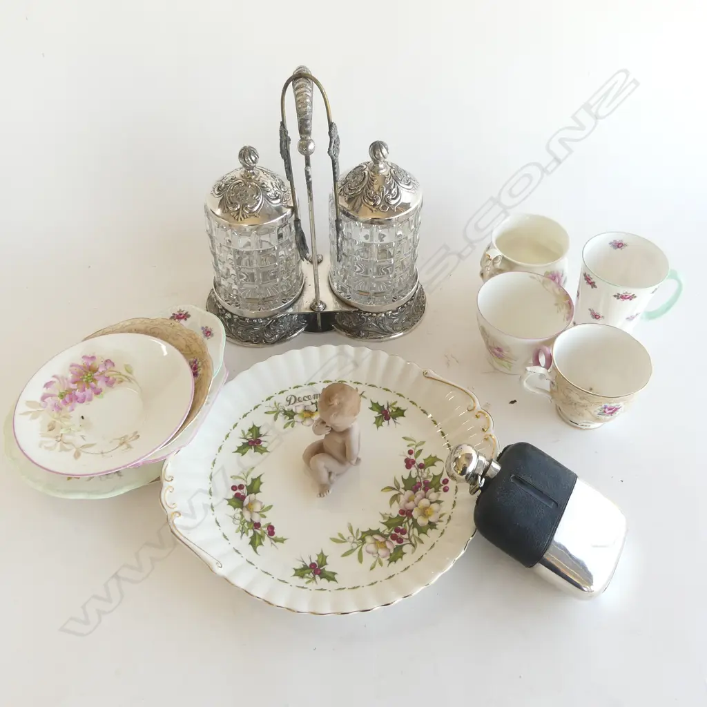 EP HIP FLASK, TRIOS INCL. SHELLEY ETC Image 1++