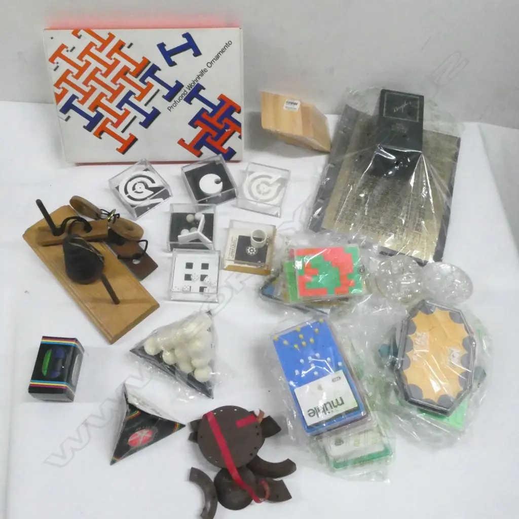 ASST. VINTAGE PUZZLES AND GAMES Image 1++