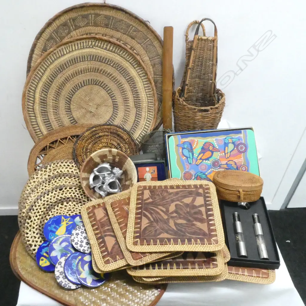 ASST. WOVEN ITEMS; PLACEMATS ETC Image 1++