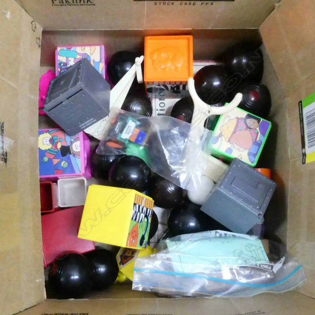 ASST. VINTAGE CHILDRENS GAMES, ART BOOKS & PRINTS ETC Image 1++