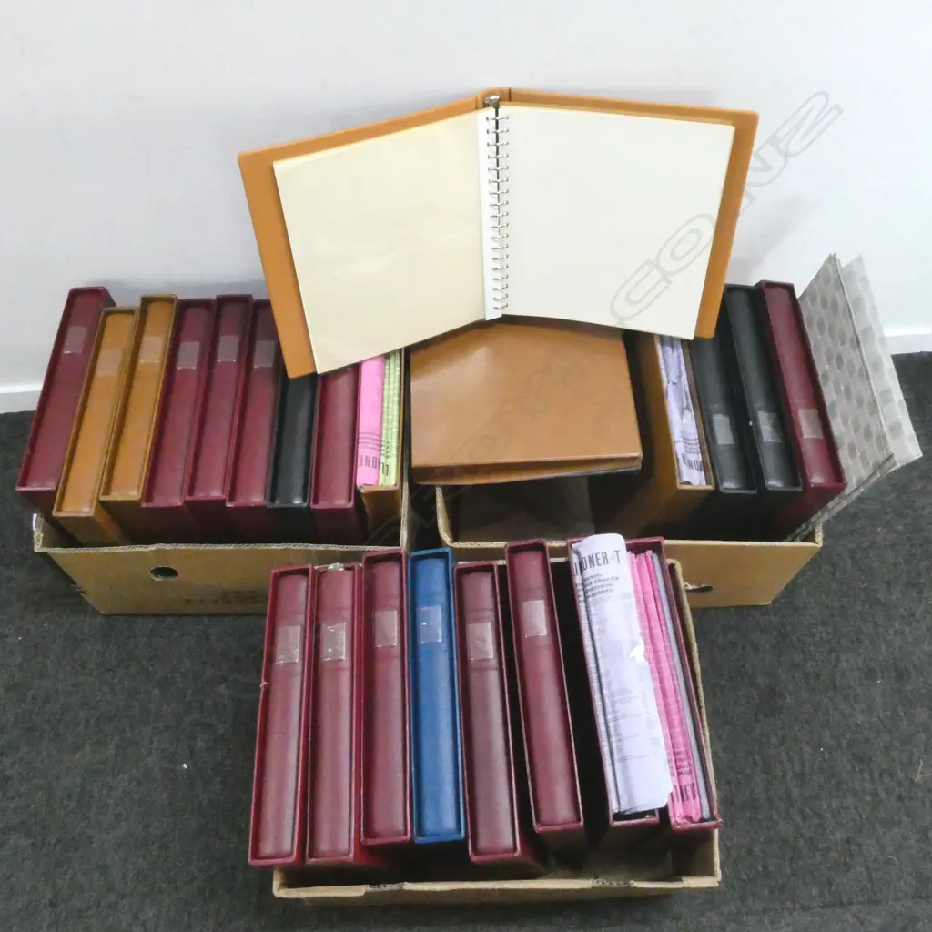 3 BOXES OF EMPTY ALBUMS IN SLEEVES w. EXTRA SHEETS Image 1++