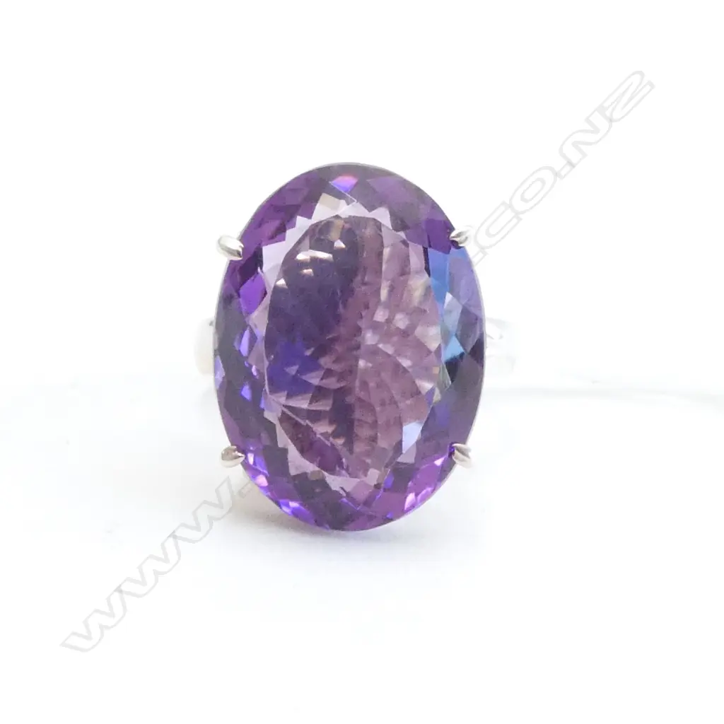 SILVER & AMETHYST RING Image 1++