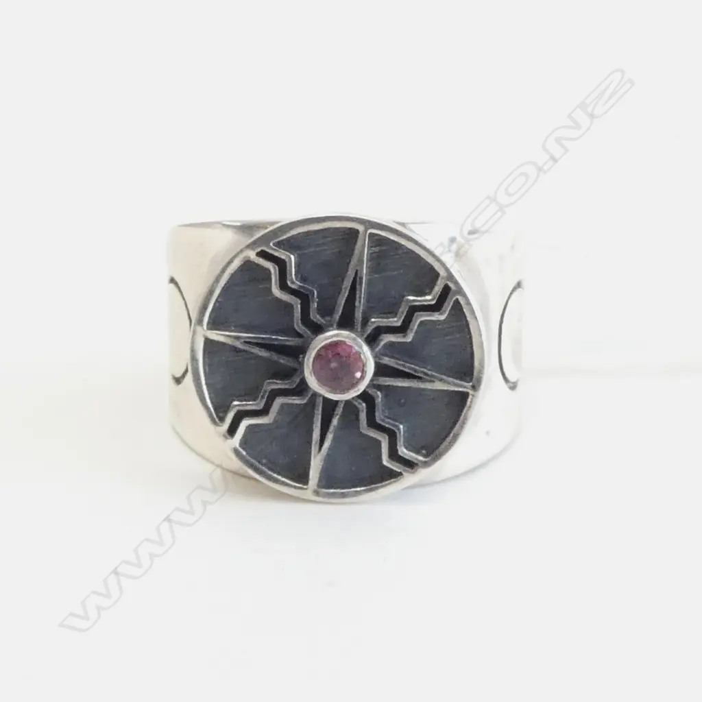SILVER & PINK STONE SUN DESIGN RING Image 1++