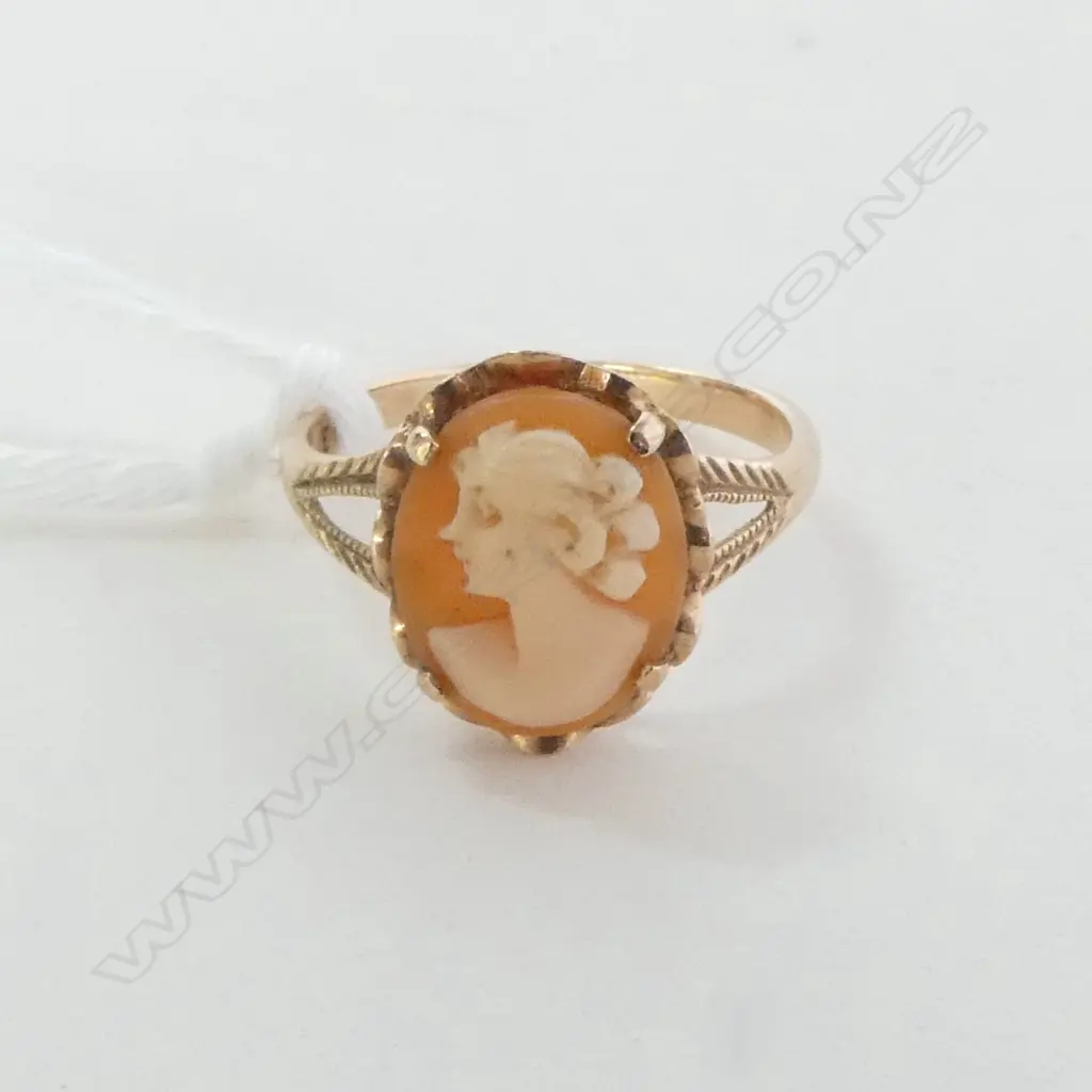 **RTV** 9ct CAMEO RING, 1.5gm (size I ) Image 1++