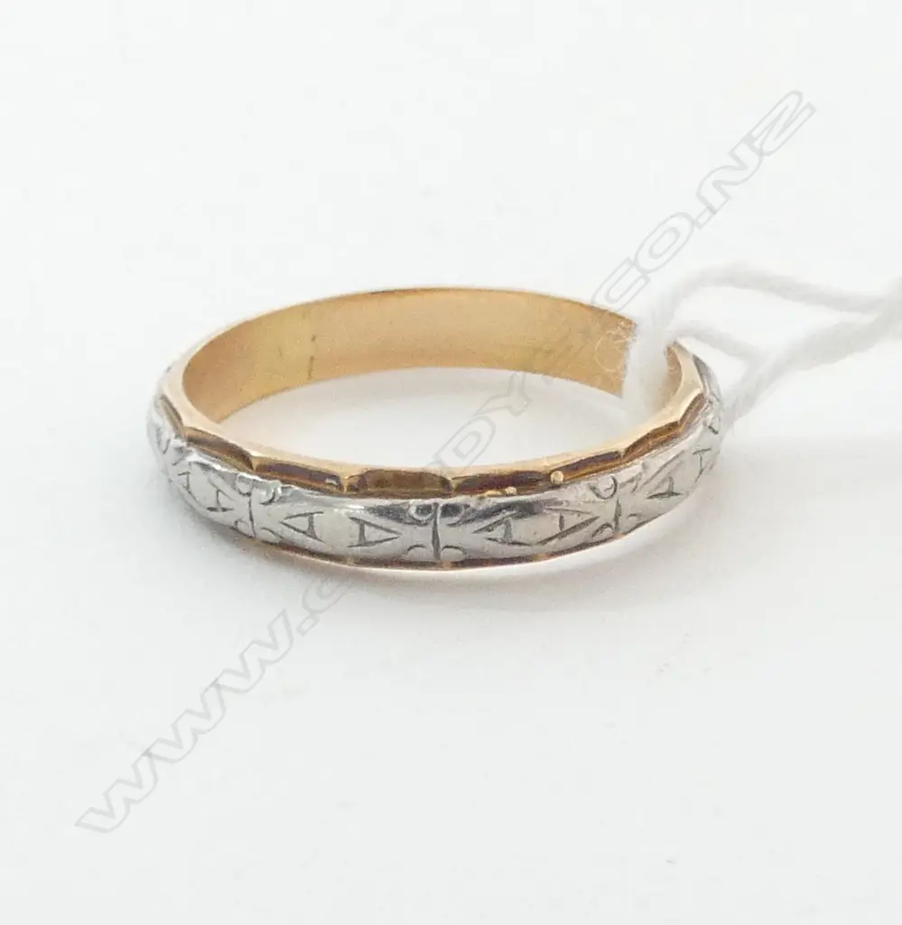 VINTAGE 18ct YELLOW GOLD & PLADIUM BAND RING 3.26gms SIZE O Image 1++