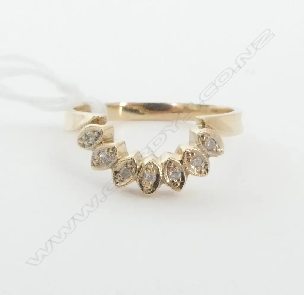 9ct GOLD & DIAMONDS CURVED ETURNITY RING 2.4grms SIZE Q Image 1++