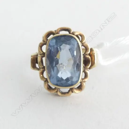 14ct GOLD RING w.  BLUE  TOPAZ STONE 2.9grms SIZE I