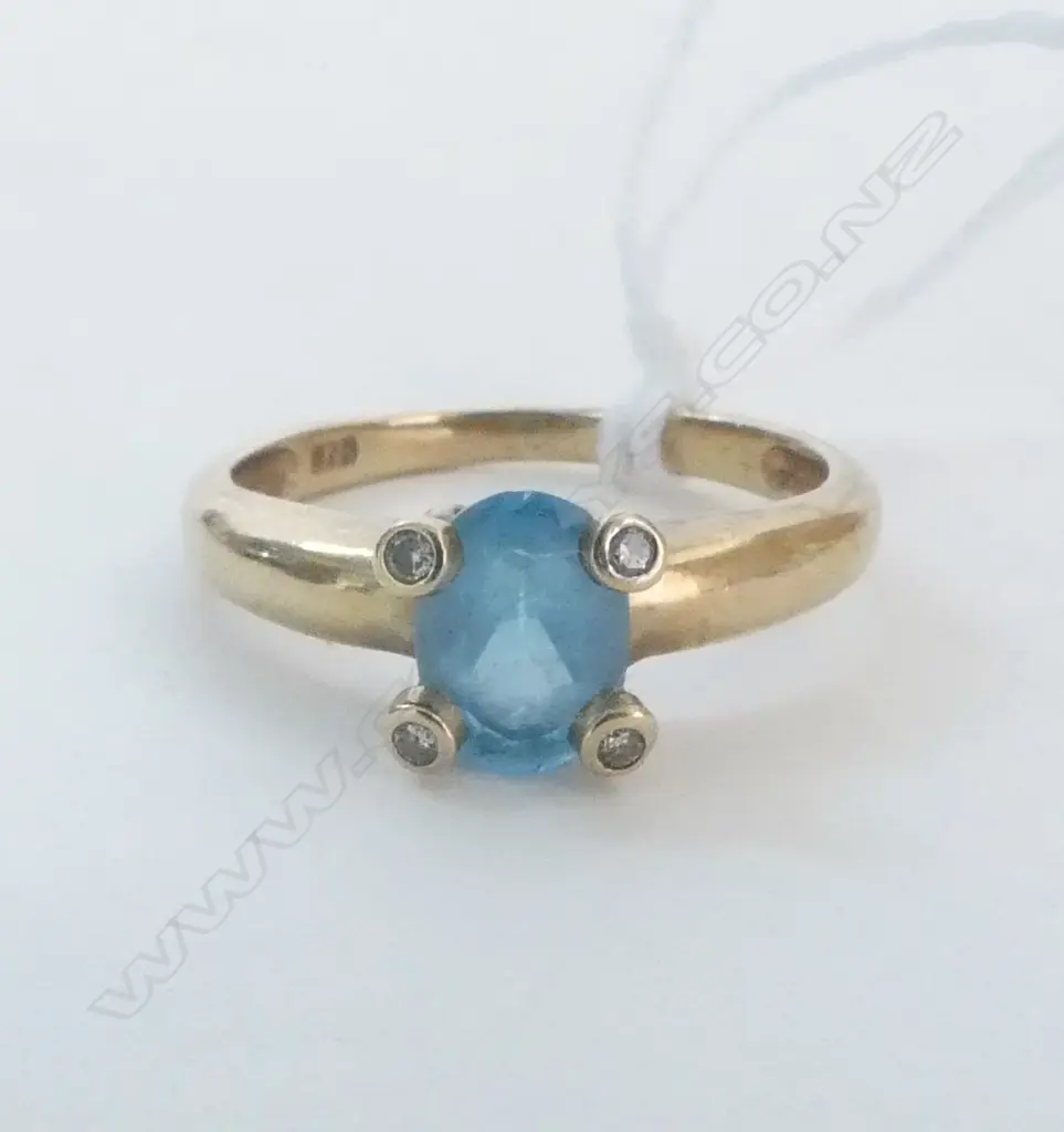 9ct GOLD BLUE TOPAZ  &  4 SMALL DIAMOND DRESS RING 2.07Gms SIZE L 1/2 Image 1++