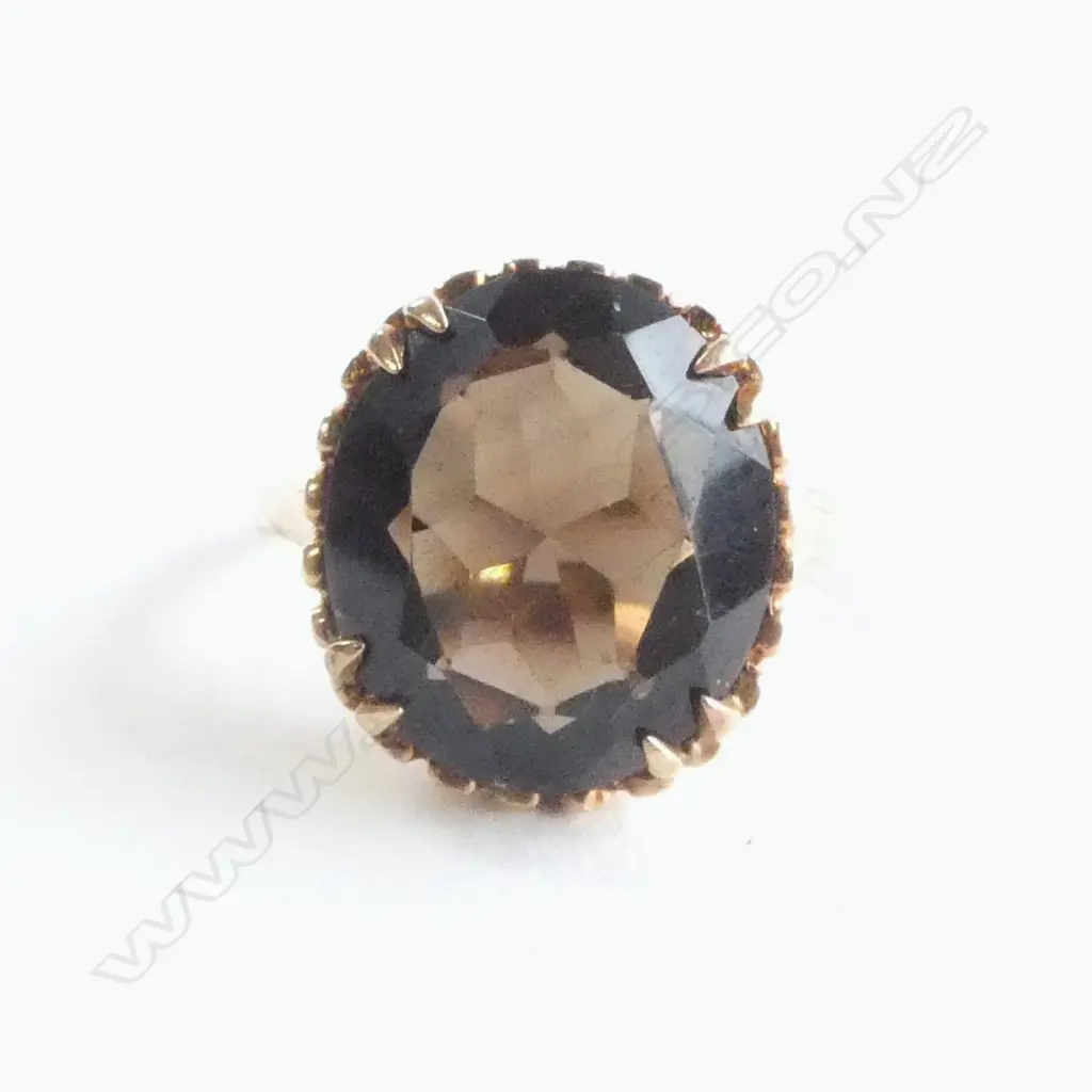 9ct GOLD & LGE SMOKEY QUARTZ RING the shank slightly out of round 4.68gms SIZE L Image 1++