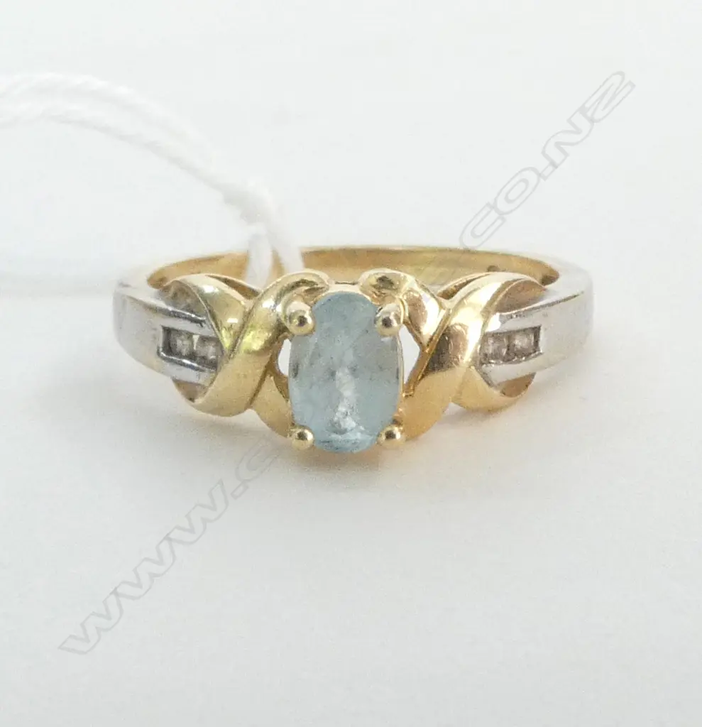 14ct GOLD AQUAMARINE & DIAMOND RING 3.07gms SIZE N 1/2 Image 1++