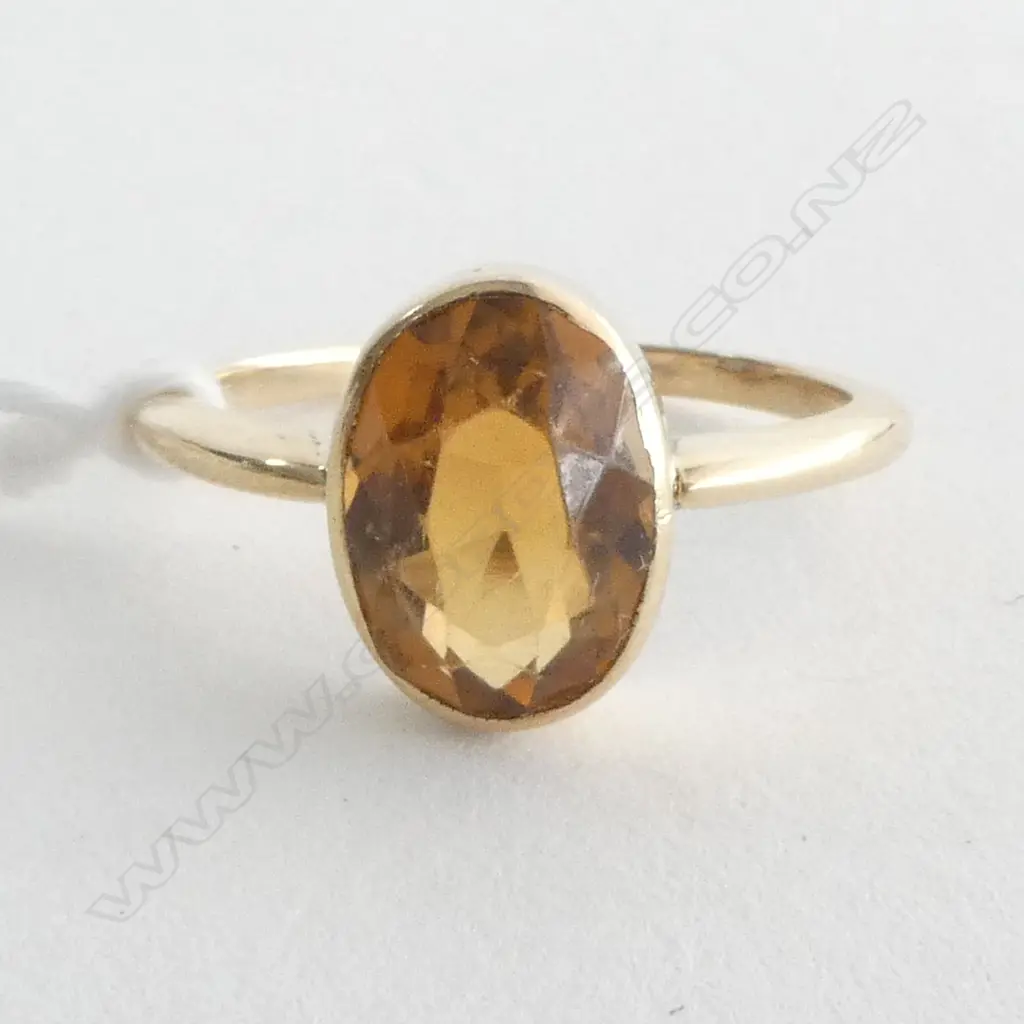 14ct GOLD OVAL CUT CITRINE RING  3.0grms SIZE P 1/2 Image 1++