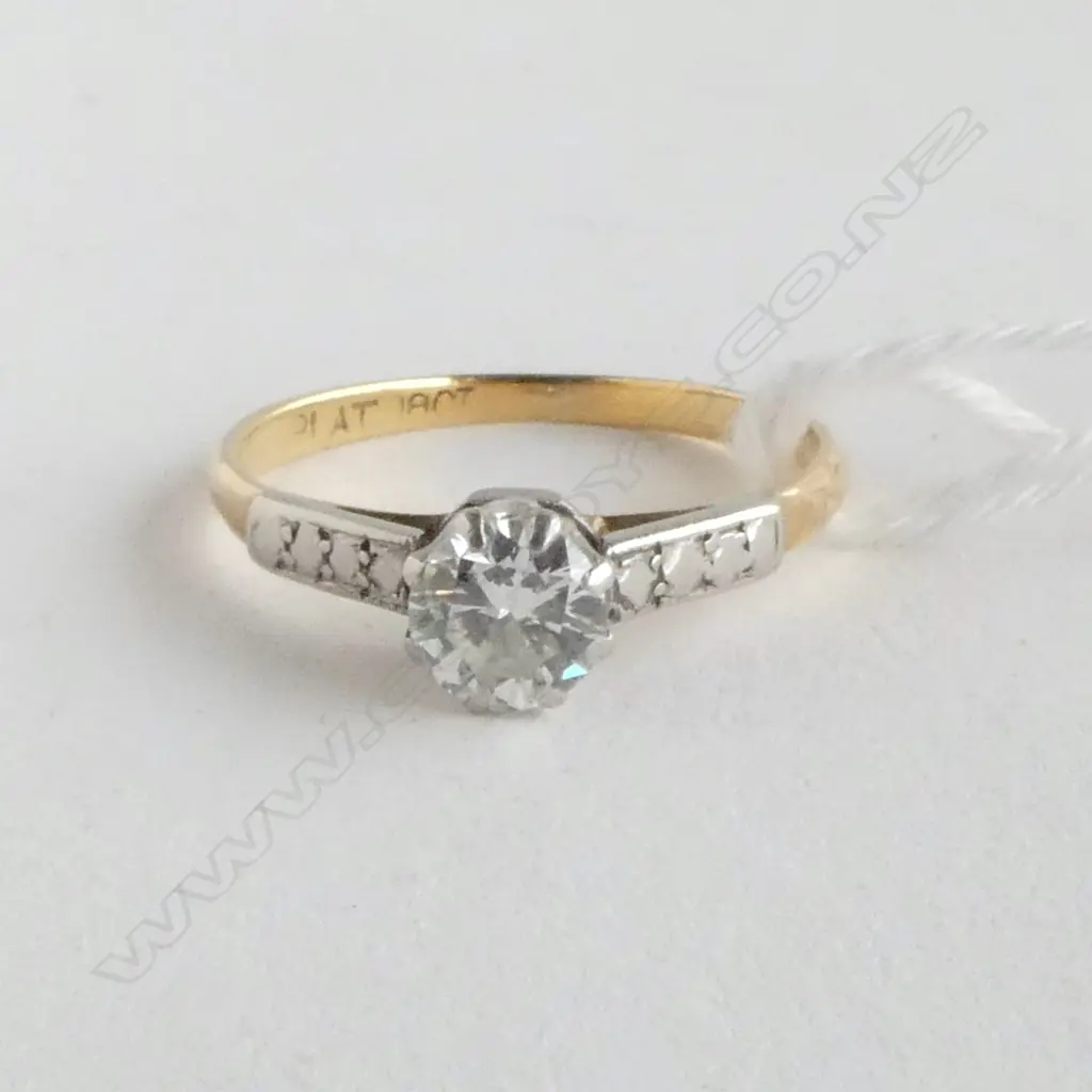 ESTATE 18ct Y/GOLD & DIAMOND SOLITAIRE RING modern brilliant cut approx. 0.40ct. 1.75gms SIZE K Image 1++