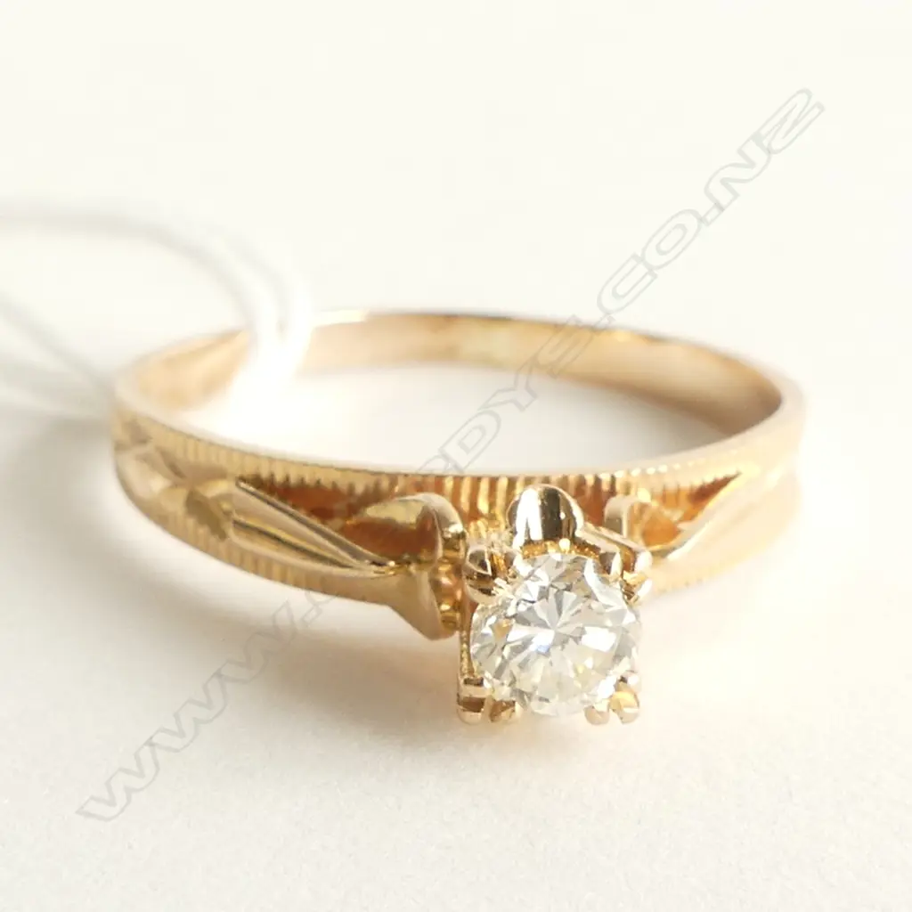9ct GOLD & DIAMOND SOLITAIRE RING approx. 0.25ct. 3.04gms size R Image 1++